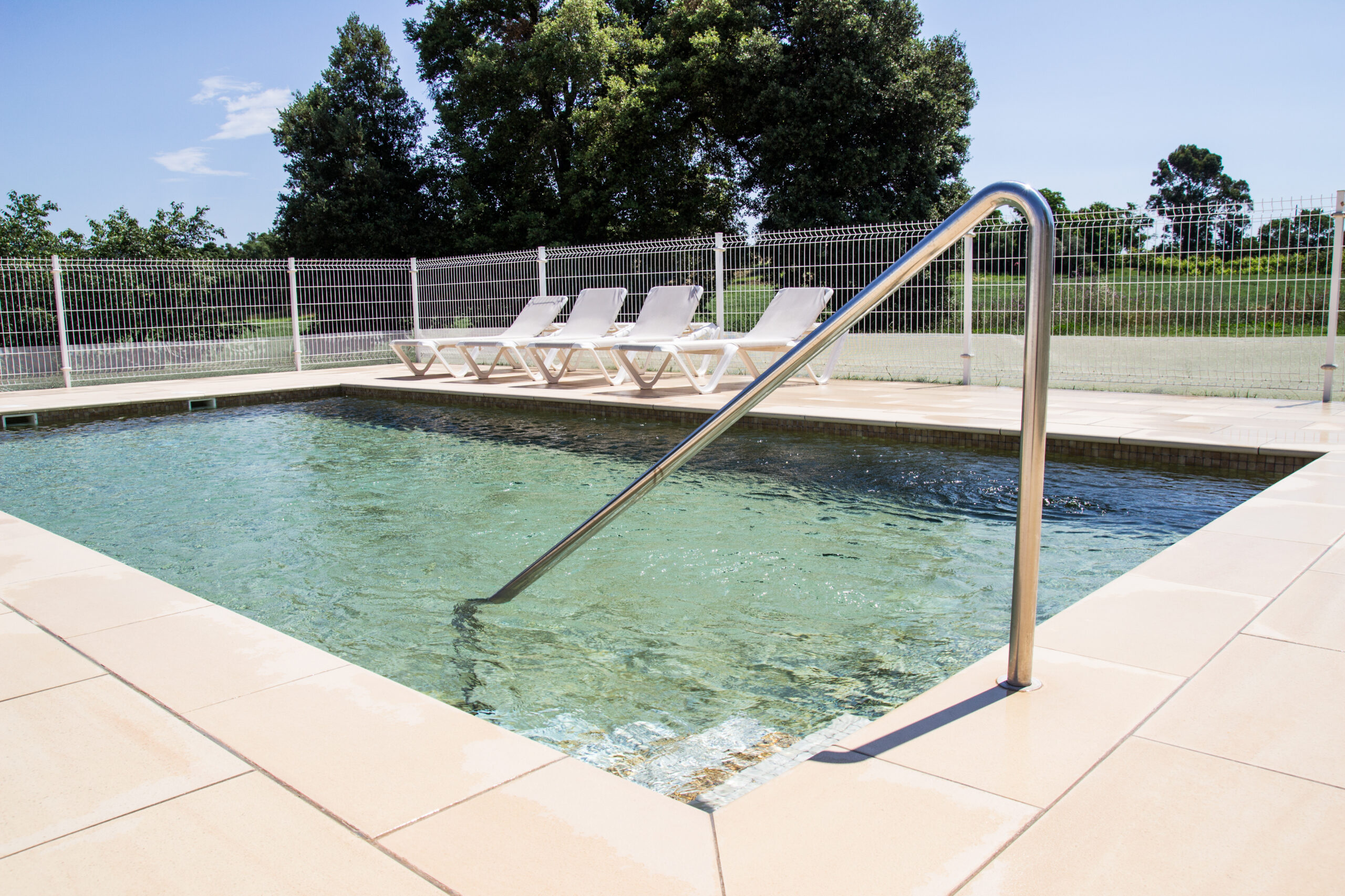 piscina-angle-2-scaled.jpg