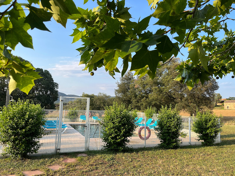 piscina en el campo